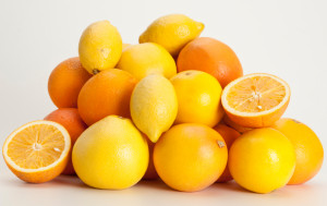 Fontos C-vitamin források a citrusok.
