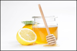 A méz és a citrom önállóan is hatásosak köhögésre, de együtt...